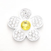 Bonjoc Ballmarker-Blume White Flower w/ yellow center "Lily"